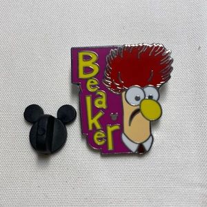 Disney pin Beaker